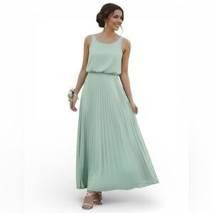 Elegant Mint Green Sleeveless Dress Gown